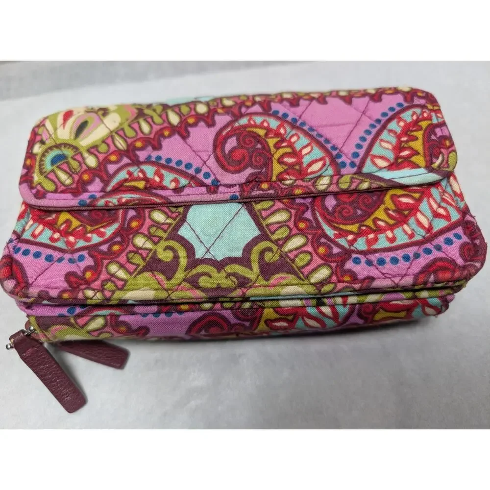 Vera Bradley Wristlet Resort Medallion Quilted Boho Wallet - Picture 2 of 6